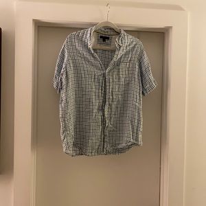 Banana Republic casual button down t-shirt
